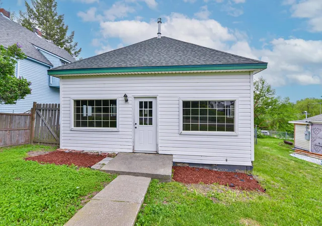 Homes for sale in Tekoa, WA | 512 S Lebo St, Tekoa, WA 99033 | MLS# 202620321