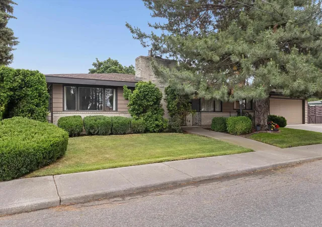 Homes for sale in Spokane, WA | 7018 N Fleming St, Spokane, WA 99208 | MLS# 202620334