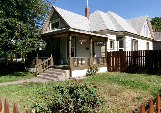 Photo 2 of Sale Pending at 2004 W Broadway Ave, Spokane, WA 99201 | MLS# 202620336 | Listing updated on 2026-09-10