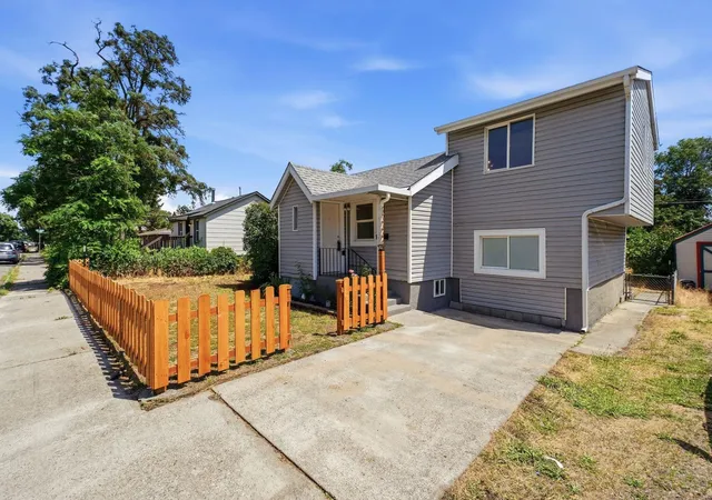 Photo 1 of Single family home for sale at 4814 N Magnolia St, Spokane, WA 99027 | MLS# 202620341 | Listing updated on 2026-07-09