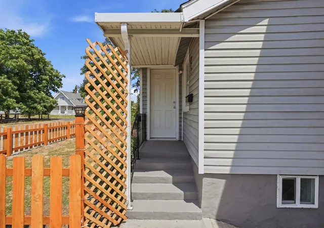 Photo 3 of Single family home for sale at 4814 N Magnolia St, Spokane, WA 99027 | MLS# 202620341 | Listing updated on 2026-07-09