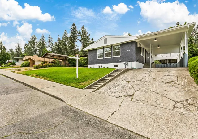 Photo 3 of Single family home for sale at 3816 E 15 Avenue, Spokane, WA 99223 | MLS# 202620342 | Listing updated on 2026-09-28
