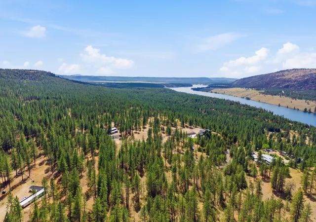 Homes for sale in Nine Mile Falls, WA | 21413 W South Bank Rd, Nine Mile Falls, WA 99026 | MLS# 202620360