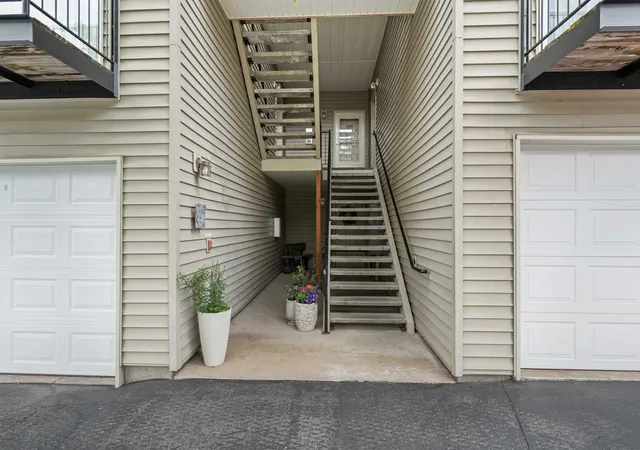 Photo 3 of Sale Pending at 22855 E Country Vista Dr, Liberty Lake, WA 99019 | MLS# 202620368 | Listing updated on 2026-10-22
