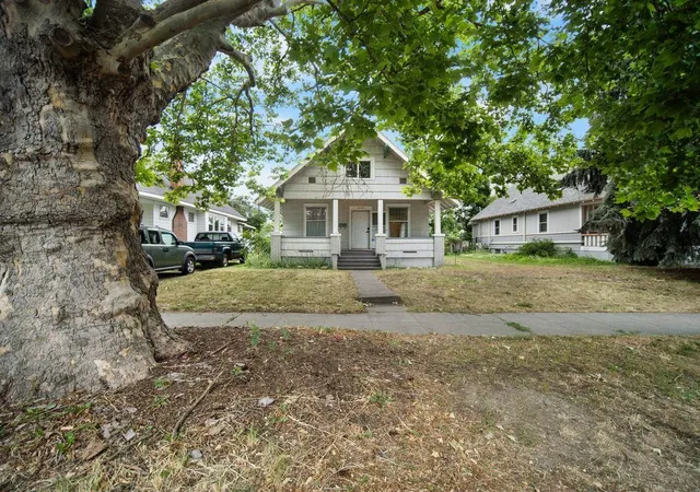 Homes for sale in Spokane, WA | 2618 N Stevens St, Spokane, WA 99205 | MLS# 202620392