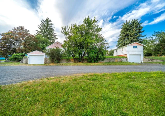 Homes for sale in Fairfield, WA | 209 S Mcneil Ave, Fairfield, WA 99012 | MLS# 202620394
