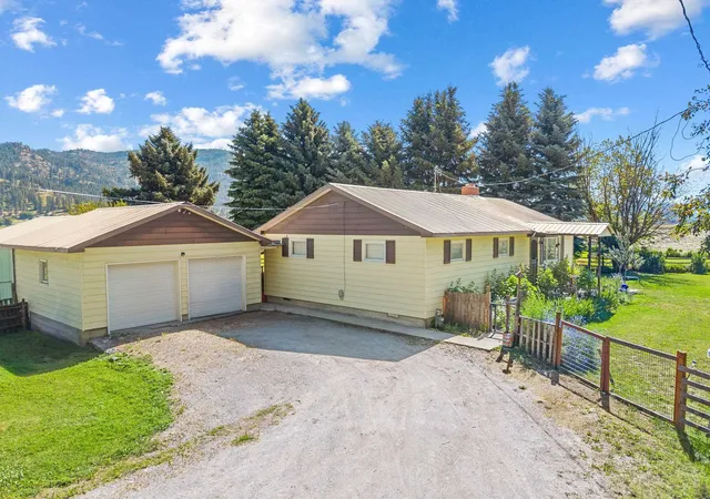 Single family home for sale at 511 Valley Westside Rd, Colville, WA 99114 | MLS# 202620403