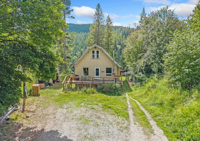Photo 1 of Single family home for sale at 102 Washington St, Metaline Falls, WA 99153 | MLS# 202620406 | Listing updated on 2026-09-16