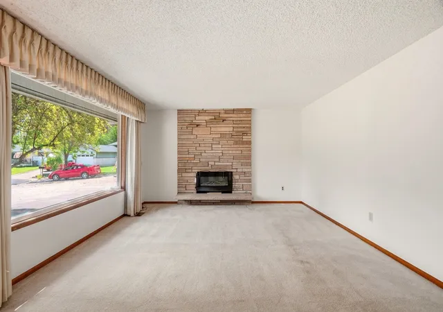 Photo 4 of Sale Pending at 11824 N Madison St, Spokane, WA 99218 | MLS# 202620454 | Listing updated on 2026-08-30