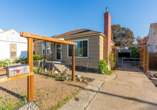 Photo 3 of Single family home for sale at 1406 E Rockwell Ave, Spokane, WA 99207 | MLS# 202620458 | Listing updated on 2026-08-07