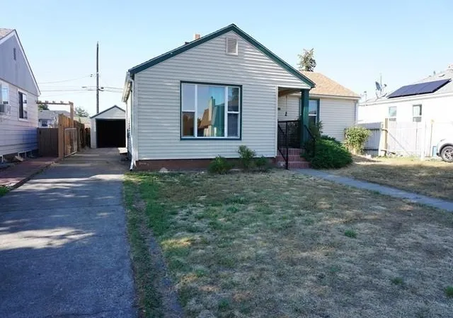 Homes for sale in Spokane, WA | 1617 E Courtland Ave, Spokane, WA 99207 | MLS# 202620478