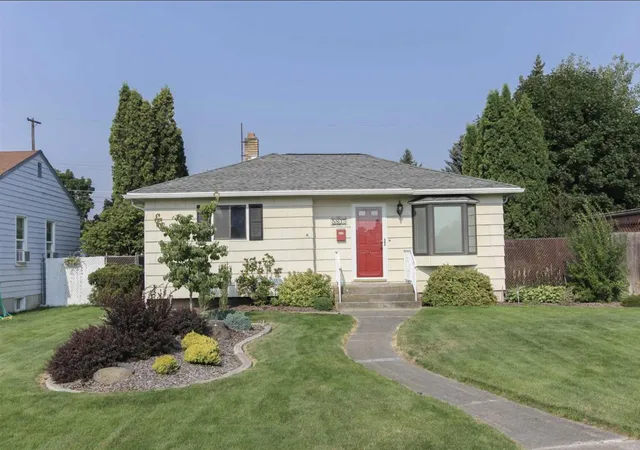 Homes for sale in Spokane, WA | 5807 N Elm St, Spokane, WA 99205 | MLS# 202620483