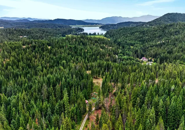 Homes for sale in Newman Lake, WA | 14408 N Mountain View Ln, Newman Lake, WA 99025 | MLS# 202620527