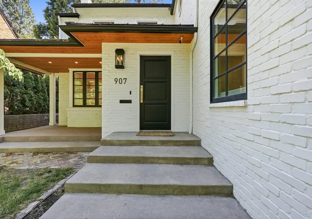 Photo 3 of Single family home for sale at 907 W 20th Avenue, Spokane, WA 99203 | MLS# 202620538 | Listing updated on 2026-09-12