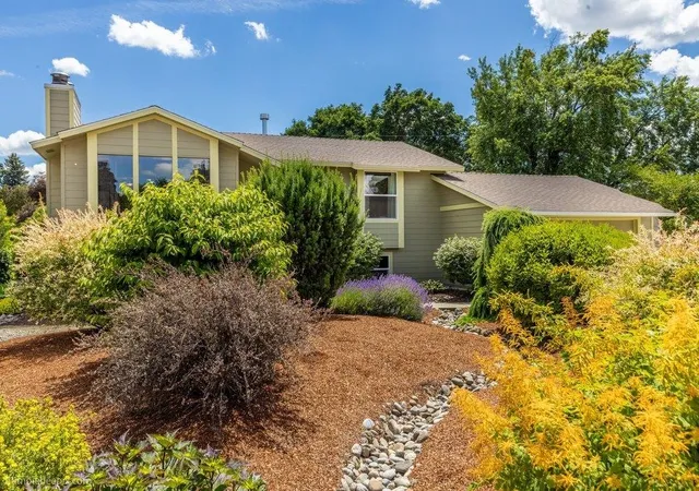 Homes for sale in Spokane Valley, WA | 11816 E 14Th Ave, Spokane Valley, WA 99206 | MLS# 202620558