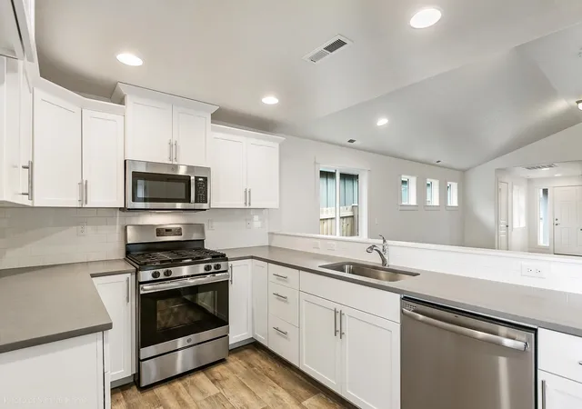 Photo 3 of Sale Pending at 514 N Viewmont Ct, Greenacres, WA 99016 | MLS# 202620571 | Listing updated on 2026-07-09