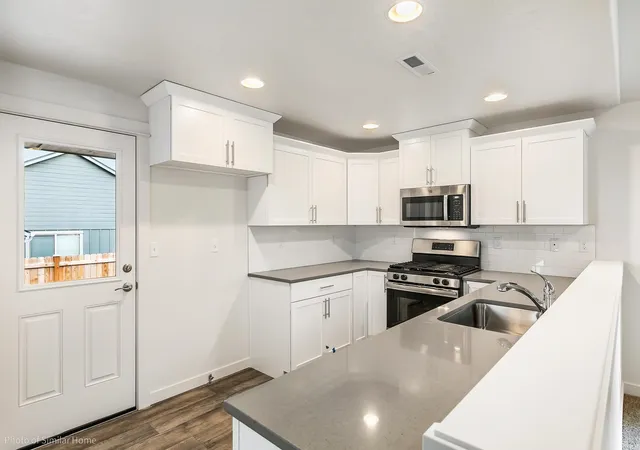 Photo 4 of Sale Pending at 514 N Viewmont Ct, Greenacres, WA 99016 | MLS# 202620571 | Listing updated on 2026-07-09