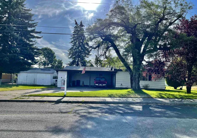 Photo 1 of Single family home for sale at 2920 N Regal St, Spokane, WA 99207 | MLS# 202620572 | Listing updated on 2026-10-25