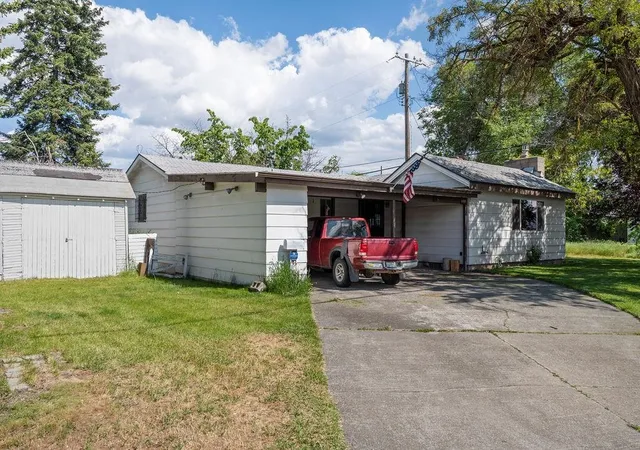 Photo 2 of Single family home for sale at 2920 N Regal St, Spokane, WA 99207 | MLS# 202620572 | Listing updated on 2026-09-16