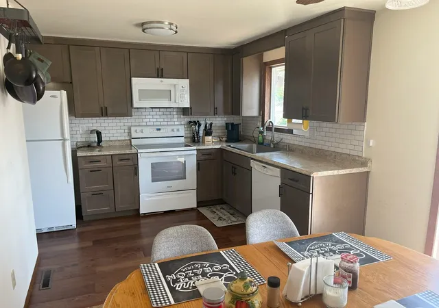 Photo 2 of Single family home for sale at 804 E 37th Avenue, Spokane, WA 99203 | MLS# 202620588 | Listing updated on 2026-09-14