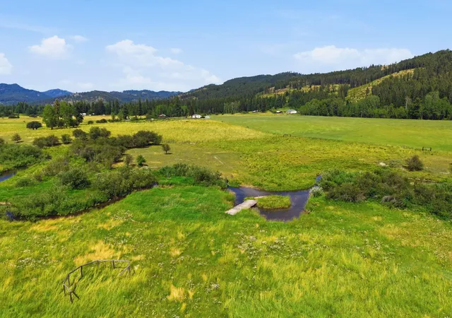 Homes for sale in Usk, WA | 942 Berry Rd, Usk, WA 99180 | MLS# 202620591