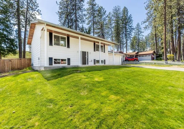 Homes for sale in Spokane, WA | 817 W Falcon Ave, Spokane, WA 99218 | MLS# 202620609