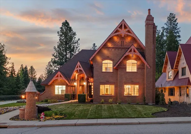 Photo 3 of Single family home for sale at 1909 E Pinecrest Rd, Spokane, WA 99203 | MLS# 202620616 | Listing updated on 2026-08-07