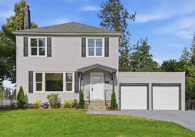 Photo 2 of Single family home for sale at 3534 S Grand Blvd, Spokane, WA 99203 | MLS# 202620621 | Listing updated on 2026-09-26