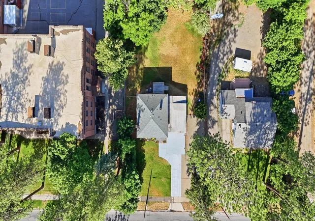 Photo 3 of Single family home for sale at 3534 S Grand Blvd, Spokane, WA 99203 | MLS# 202620621 | Listing updated on 2026-09-26