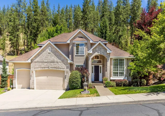 Photo 1 of Single family home for sale at 1411 E Blackwood Ln, Spokane, WA 99223 | MLS# 202620628 | Listing updated on 2026-10-07