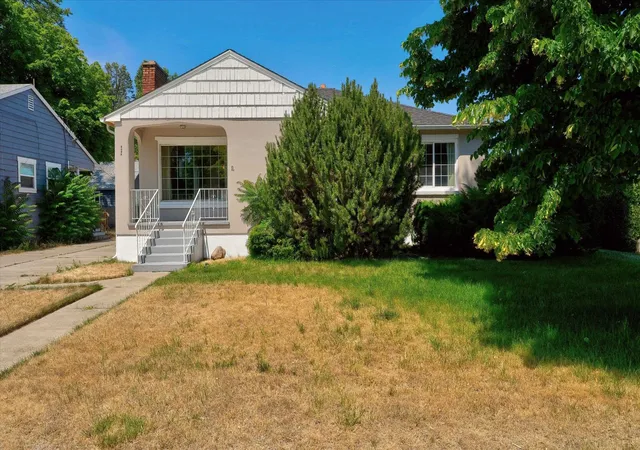 Homes for sale in Spokane, WA | 1217 E Mission Ave, Spokane, WA 99202 | MLS# 202620630