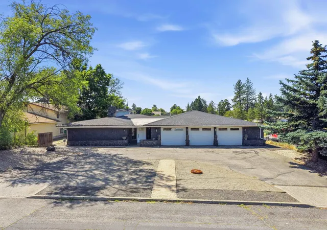 Single family home for sale at 1627 W Courtland Ave, Spokane, WA 99205 | MLS# 202620674