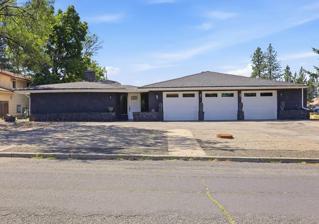 Photo 2 of Single family home for sale at 1627 W Courtland Ave, Spokane, WA 99205 | MLS# 202620674 | Listing updated on 2026-10-08