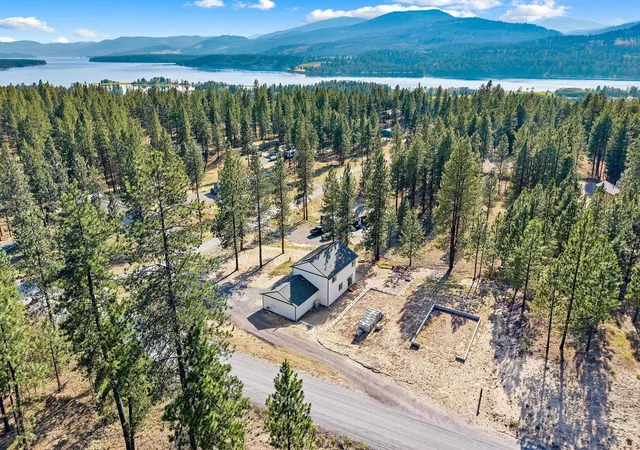 Photo 3 of Single family home for sale at 1320 Buckley Way, Kettle Falls, WA 99141 | MLS# 202620684 | Listing updated on 2026-08-19
