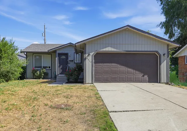 Single family home for sale at 3417 E Bridgeport Ave, Spokane, WA 99217 | MLS# 202620699
