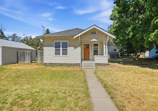 Homes for sale in Cheney, WA | 114 2Nd St, Cheney, WA 99004 | MLS# 202620800