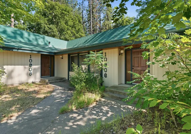 Homes for sale in Spokane Valley, WA | 10906 E 17th Ave, Spokane Valley, WA 99206 | MLS# 202620815