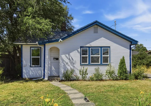 Homes for sale in Spokane, WA | 923 E Courtland Ave, Spokane, WA 99207 | MLS# 202620820