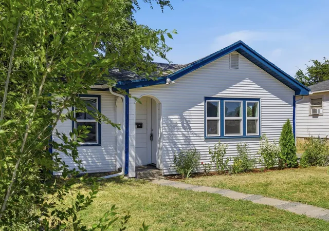 Homes for sale in Spokane, WA | 923 E Courtland Ave, Spokane, WA 99207 | MLS# 202620820