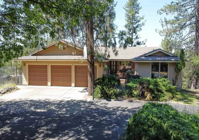 Photo 2 of Single family home for sale at 16905 N Mockingbird Ct, Nine Mile Falls, WA 99026 | MLS# 202620839 | Listing updated on 2026-09-02
