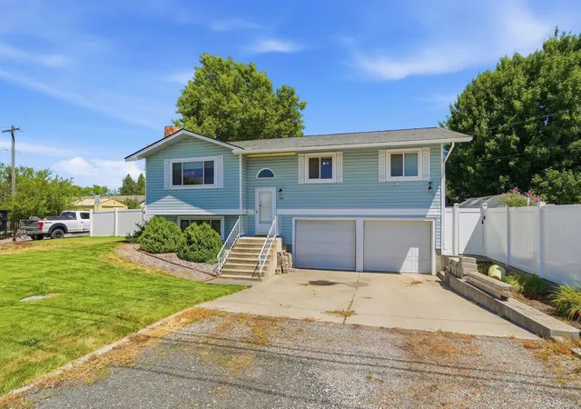 Photo 2 of Single family home for sale at 211 S Barker Rd, Spokane Valley, WA 99016 | MLS# 202620851 | Listing updated on 2026-09-01