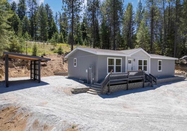 1st image of 642 Diamond Dr, Newport, WA 99156 | MLS# 202620874