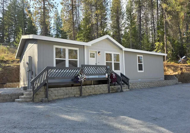 Photo 2 of Manufactured home for sale at 642 Diamond Dr, Newport, WA 99156 | MLS# 202620874 | Listing updated on 2026-10-08