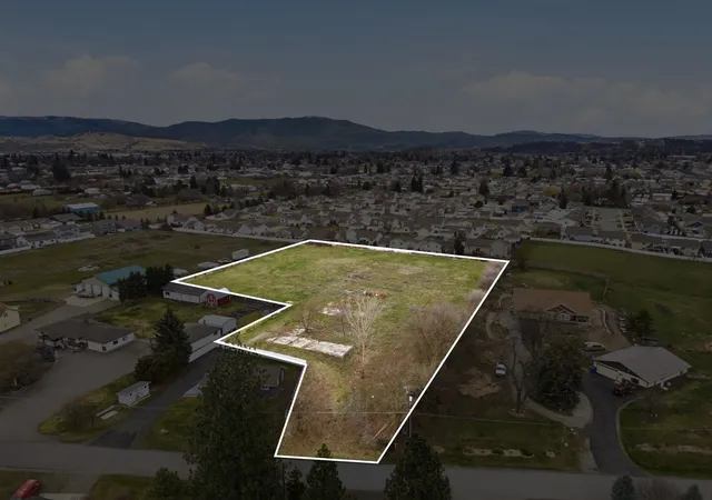 2nd image of 17302 E Montgomery Ave, Spokane Valley, WA 99016 | MLS# 202620880
