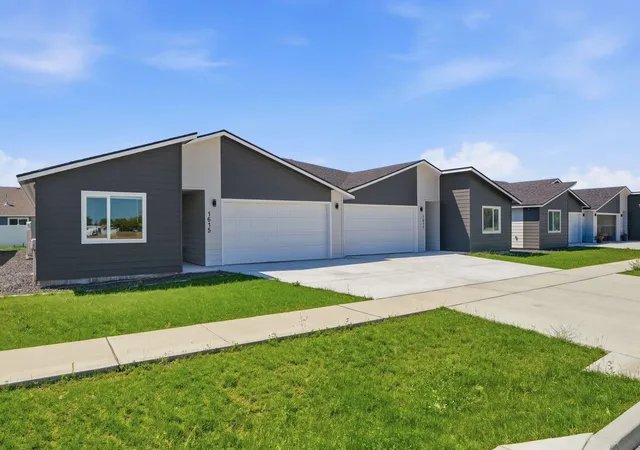 Homes for sale in Spokane Valley, WA | 1615 N Selkirk Rd, Spokane Valley, WA 99016 | MLS# 202620882