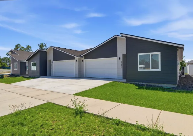 Homes for sale in Spokane Valley, WA | 1615 N Selkirk Rd, Spokane Valley, WA 99016 | MLS# 202620882