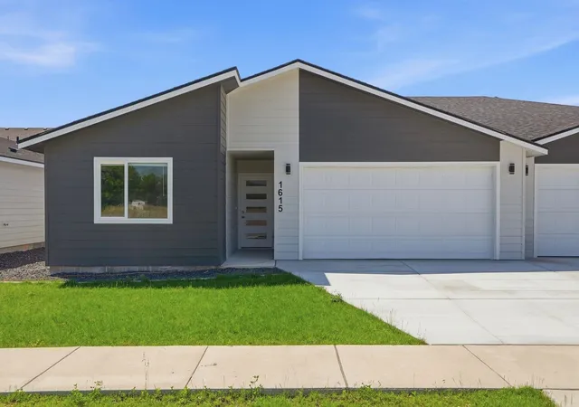Homes for sale in Spokane Valley, WA | 1615 N Selkirk Rd, Spokane Valley, WA 99016 | MLS# 202620882