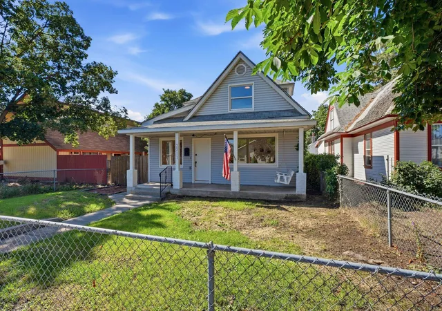 Homes for sale in Spokane, WA | 2211 W Gardner Ave, Spokane, WA 99201 | MLS# 202620893
