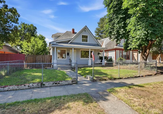Homes for sale in Spokane, WA | 2211 W Gardner Ave, Spokane, WA 99201 | MLS# 202620893