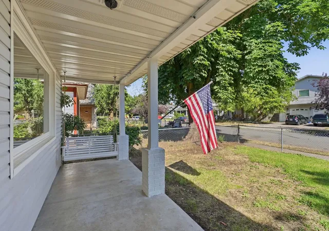 Homes for sale in Spokane, WA | 2211 W Gardner Ave, Spokane, WA 99201 | MLS# 202620893